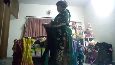 ජපන් වේශ්‍යාව හිස ලබා දී සුනඛ විලාසයට අයත් වේ