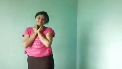 දක්ෂ brunette babe Kelsi Monroe වෙතින් සරාගී CFNM අත්වැඩය