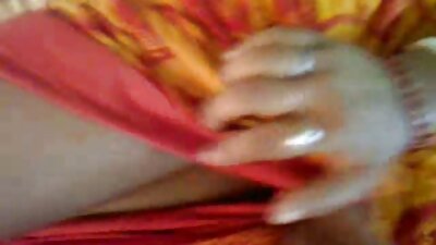 විශාල කිනිතුල්ලන් සහිත විශ්මය ජනක දුඹුරු විශාල කුකුළන් සමඟ පිස්සු වැටෙන්නට කැමතියි
