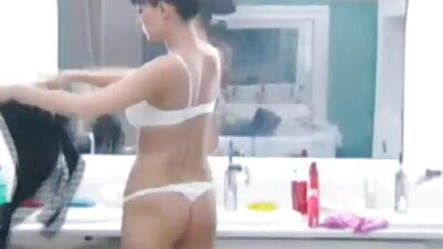 Ebony Looker අධ්‍යක්ෂක සමඟ ඇඳට වී සරඹ විය