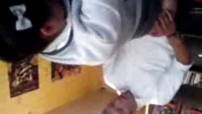 විශාල තන පුඩු සහ විශාල තන පුඩු සහිත කළුදුරු පැටවා දැඩි ආදරයක් ඇති කරයි